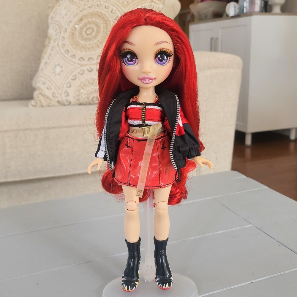 🌈 MGA Rainbow High Ruby Anderson - Red Fashion Doll Series 1 Beautiful